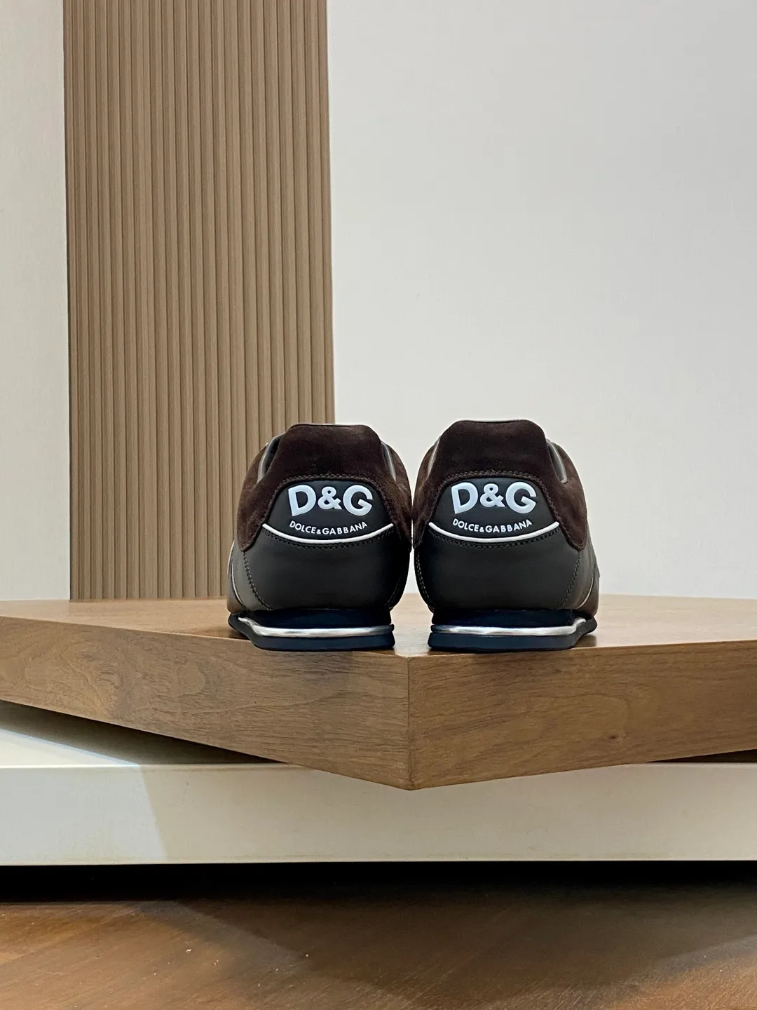 Men's shoes💰740 Dolce&Gabbana DG Cushion calfskin skate shoes｜Embellished with DG logo｜Lightweight, grippy two-tone TPU outsole adopts innovative design to provide excellent performance｜Jacquard label adds timeless style｜Original imported cowhide｜Multiple material splicing design｜Imported cowhide lining Cowhide foot pads｜Original TPU two-color elastic outsole Size: 39-44 (customized at 38.45.46)